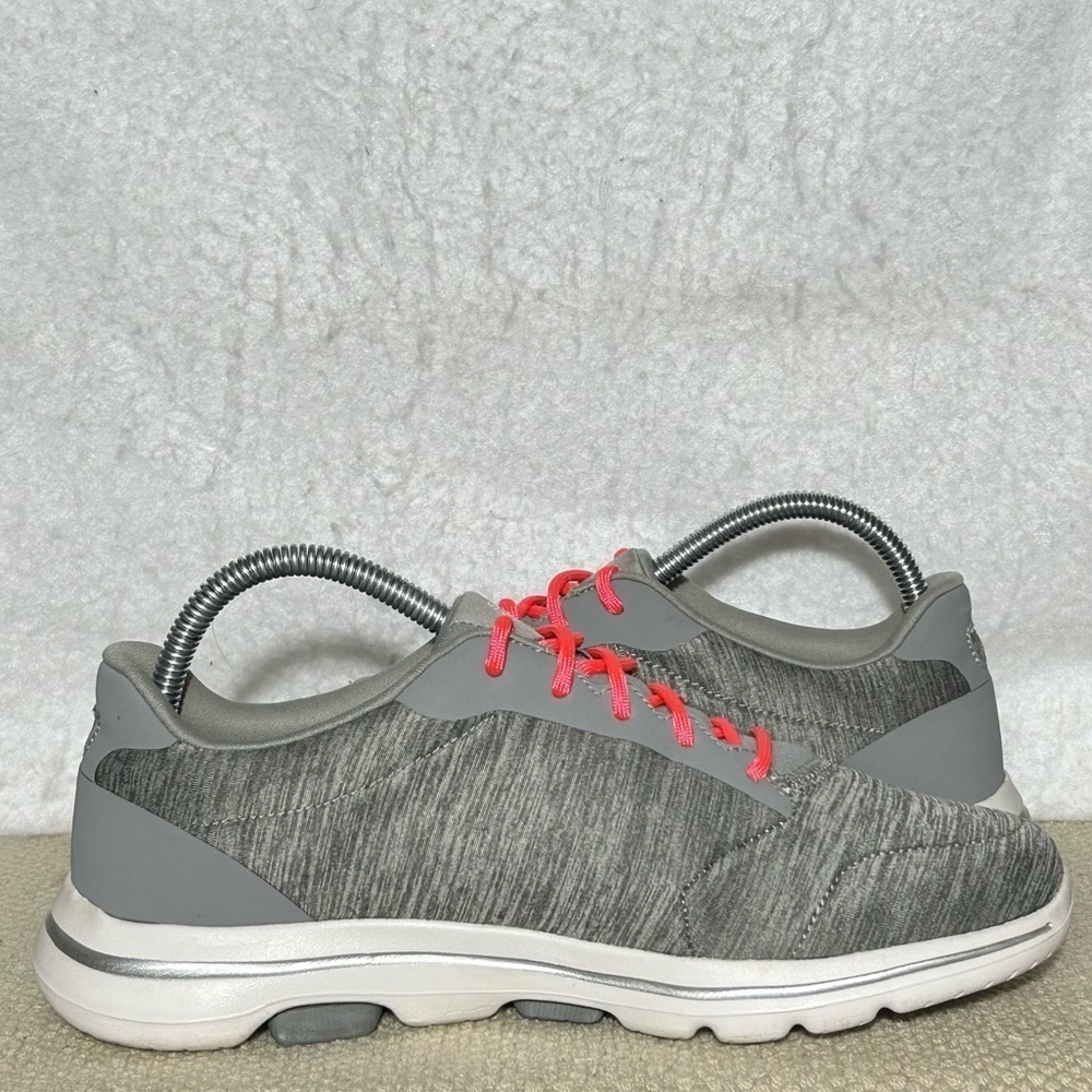 Skechers Womens Grey GOwalk 5 Lace Up Casual Sneaker Shoes SZ 9.5 WIDE - Picture 6 of 11